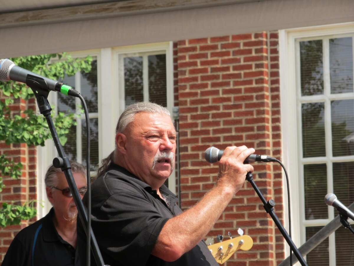 Gene “Big Daddy” Richards